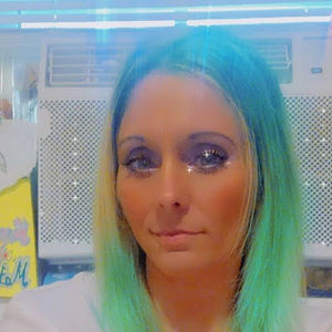 Meet your Posher, Naomi